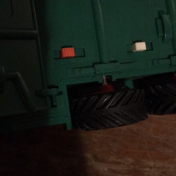 Vintage HESS 1996 emergency truck. Lights and sirens in working condition. - Picture 3 of 8